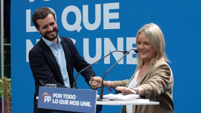 Pablo Casado y Marimar Blanco, candidata del PP por Álava.