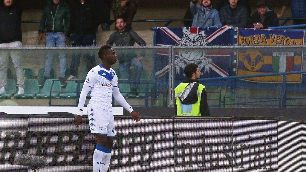 Mario Balotelli sufre insultos racistas