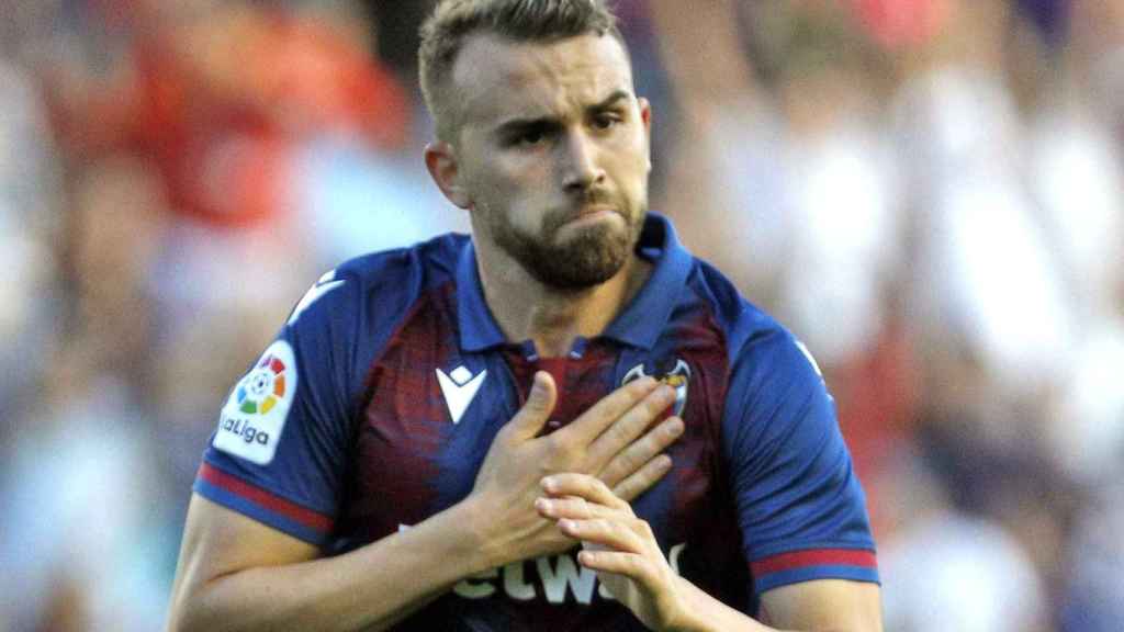 Borja Mayoral celebra un gol con el Levante