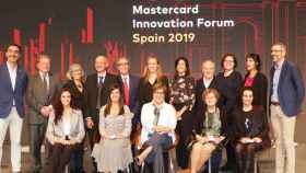 Foto de familia de los ponentes en el Mastercard Innovation Forum 2019.