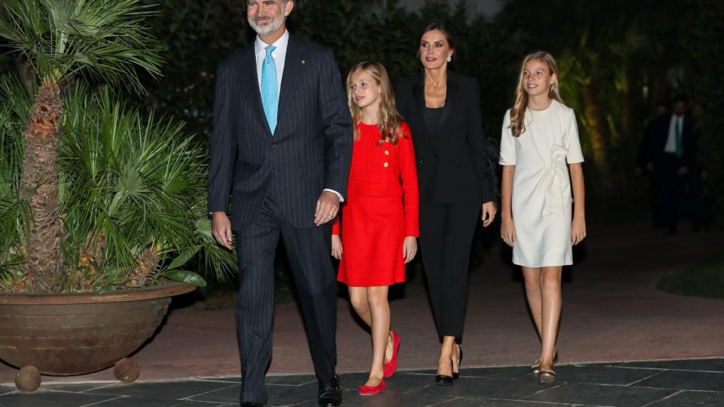 El rey Felipe, la princesa Leonor, la reina Letizia y la infanta Sofía en Barcelona.
