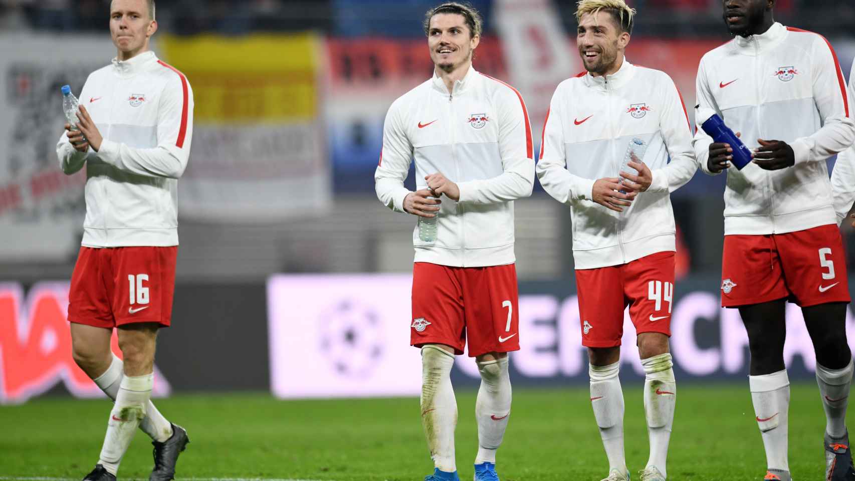 Jugadores del Leipzig tras enfrentarse al Zenit
