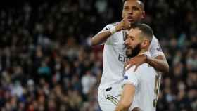 Rodrygo y Benzema celebran el cuarto gol del Real Madrid al Galatasaray