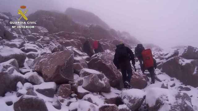 El angustioso rescate de la Guardia Civil del cuerpo de un montañero en la Sierra de Gredos