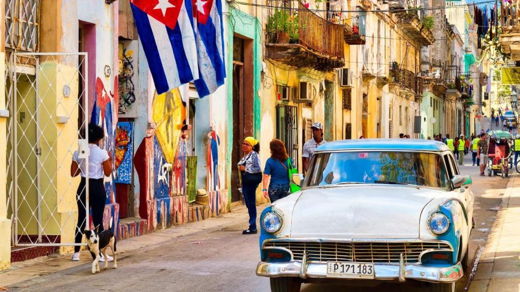 La histórica 'La bodeguita de enmedio', lugar de reunión de turistas y locales.