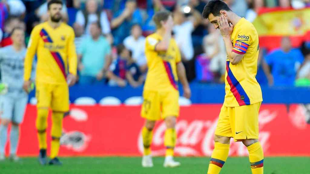 Leo Messi y el Barcelona se lamentan tras la derrota ante el Levante