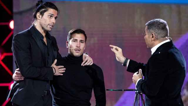 Luca y Gianmarco Onestini junto a Jorge Javier Vázquez en 'Gran Hermano VIP'.