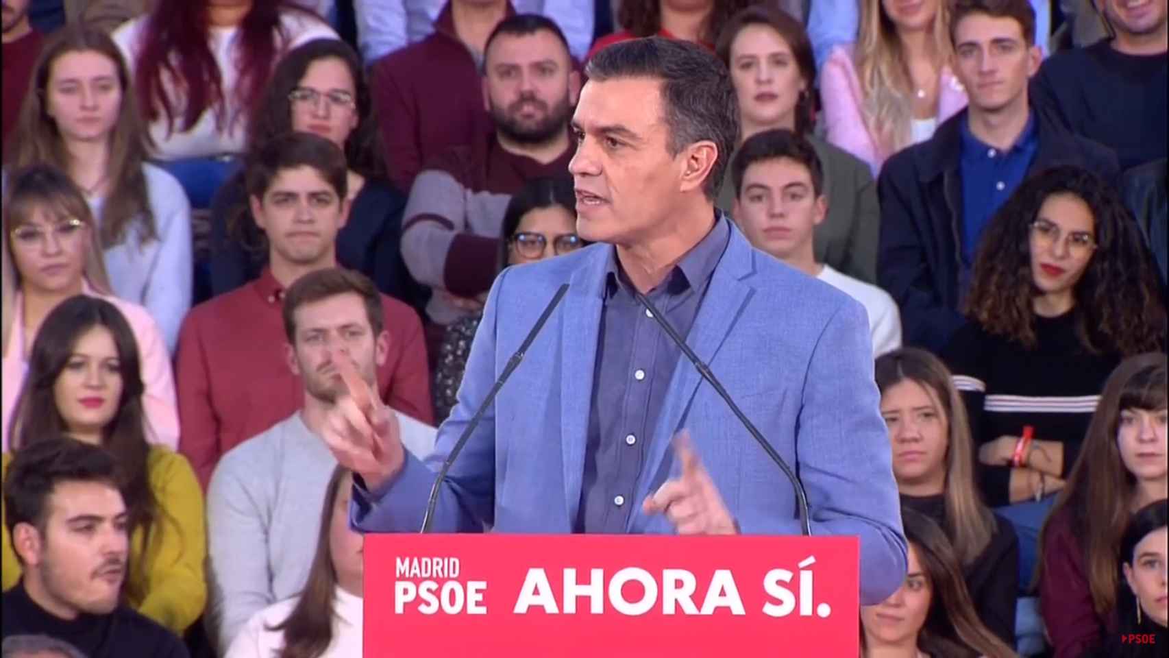 Pedro Sánchez en su penúltimo acto de campaña, en Alcalá de Henares.