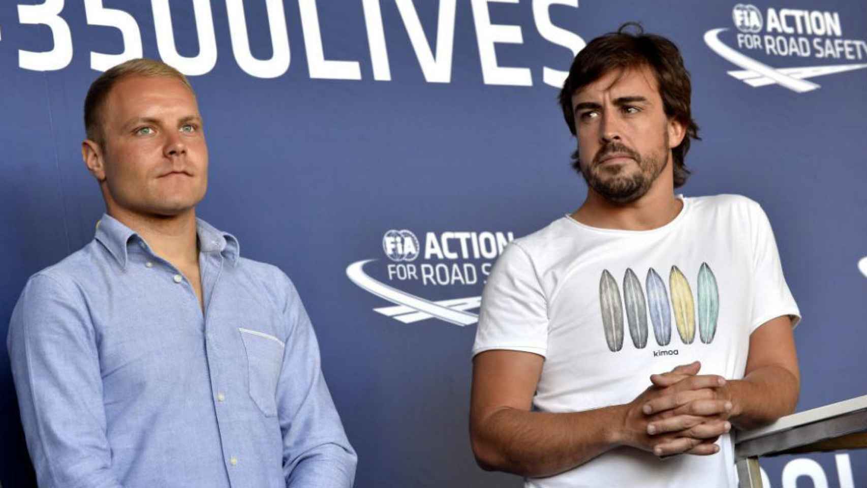 Valtteri Bottas junto a Fernando Alonso
