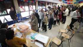Electores acudan a votar en las elecciones generales del 10-N.