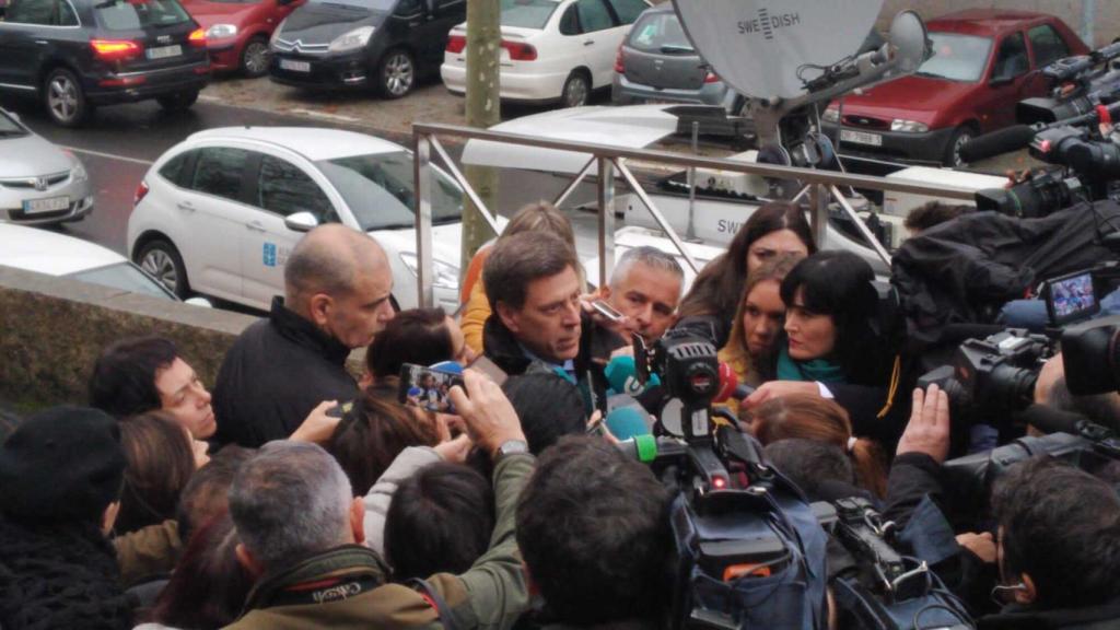 Juan Carlos Quer, a las puertas de los Juzgados de Santiago de Compostela.