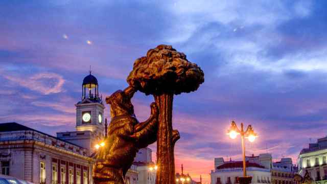 La escultura del Oso y el Madroño en la Puerta del Sol de Madrid.