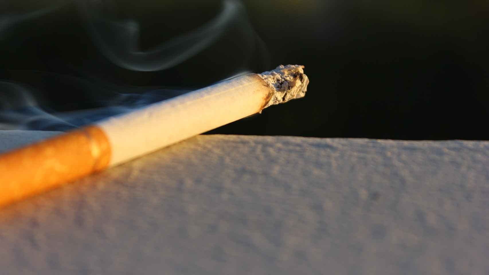 Fumar es uno de los hábitos más extendidos, pero también de los menos recomendables.