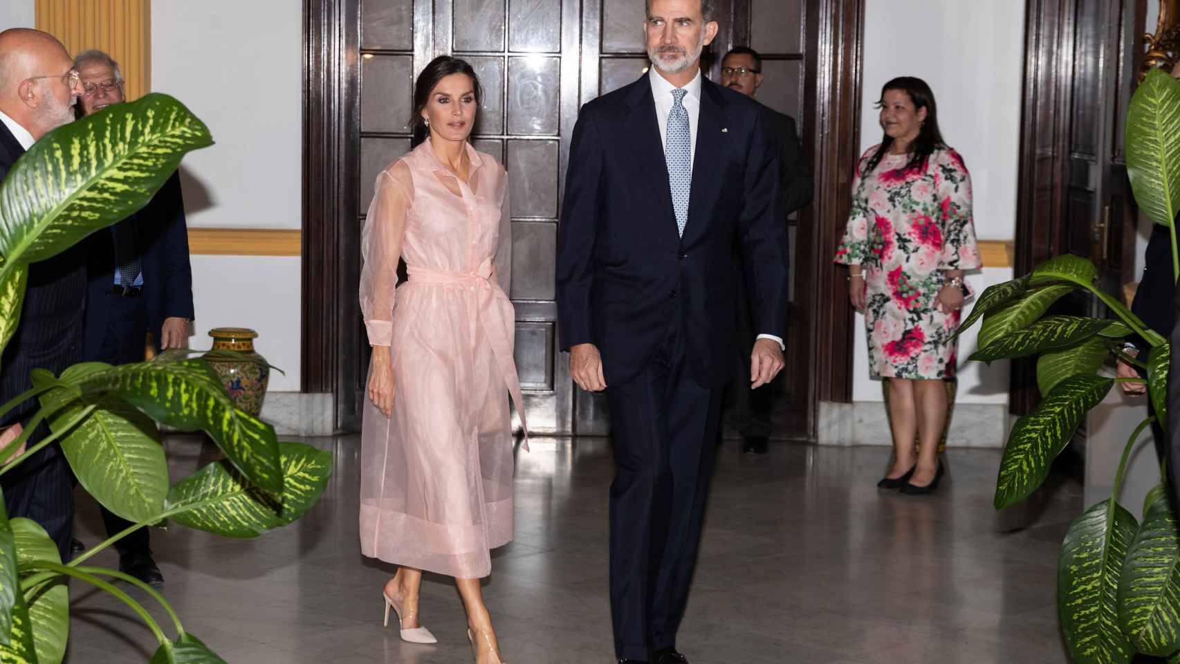 Los Reyes han acudido a una recepción en la embajada española en Cuba.
