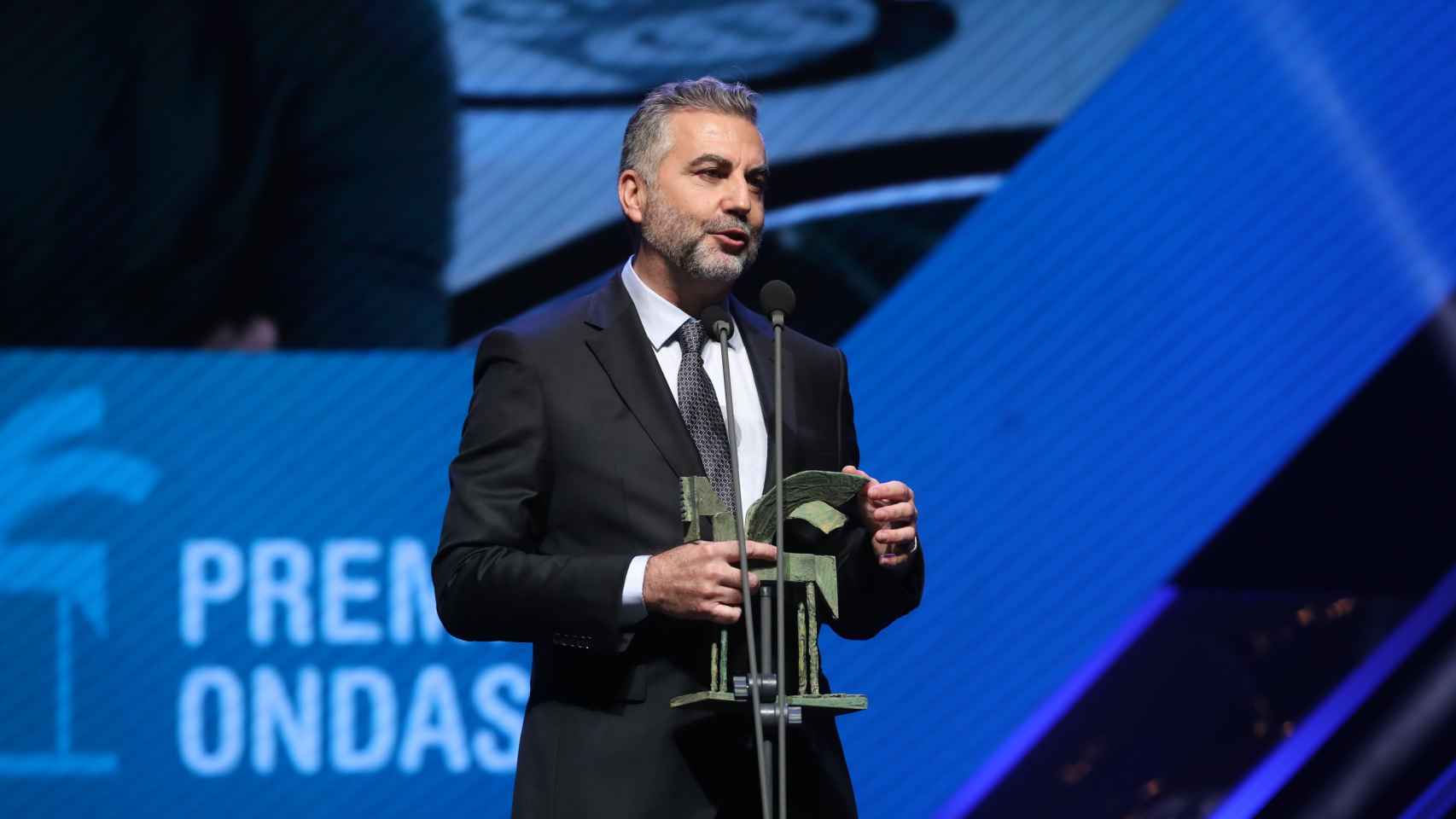 Carlos Alsina recibe su Premio Ondas.