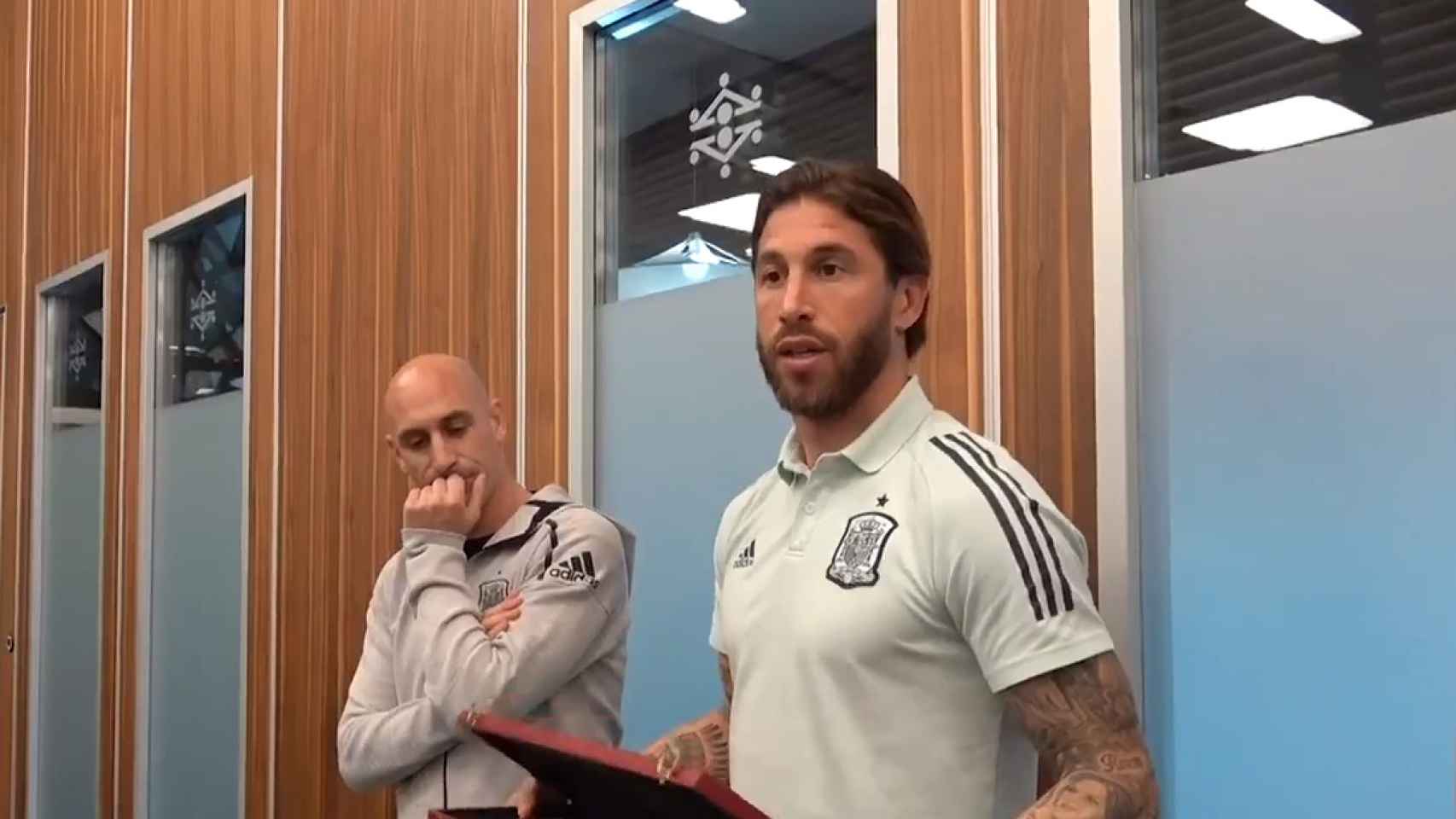 Sergio Ramos y su brazalete especial