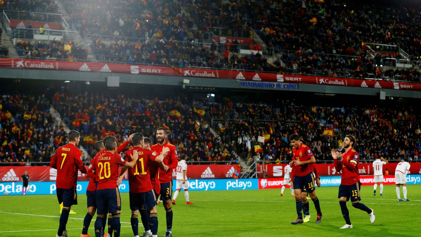 La selección española celebra el segundo gol contra Malta