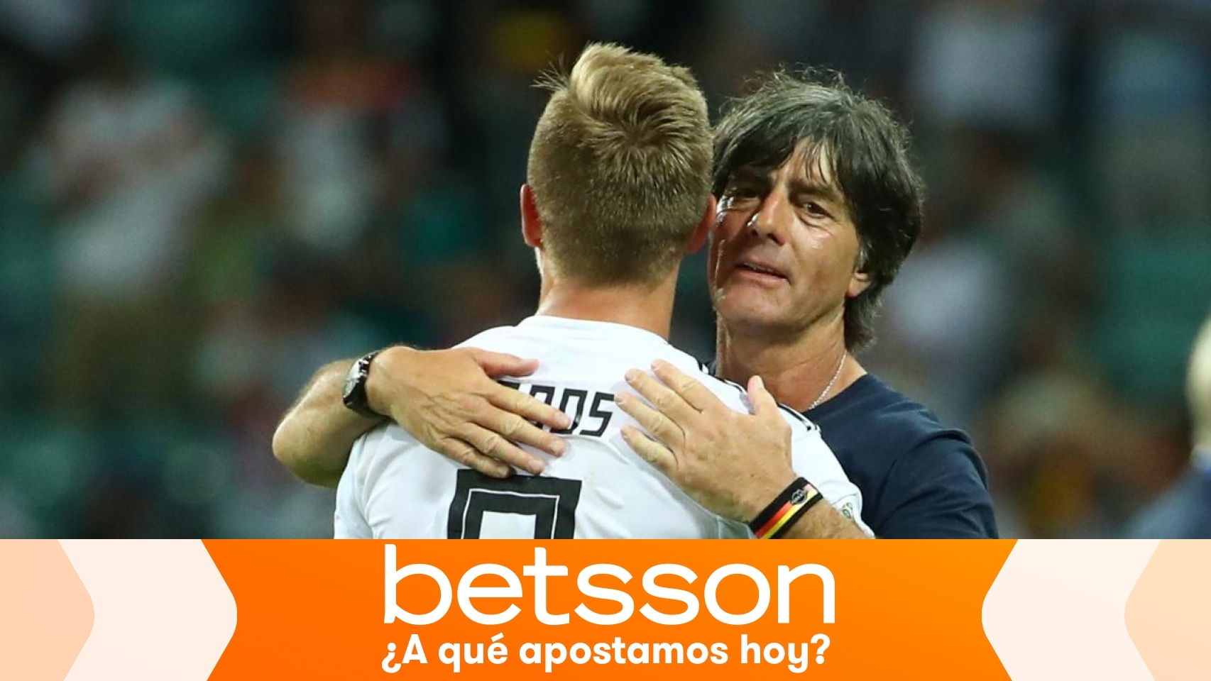 Kroos y Löw, en un partido de la selección de Alemania