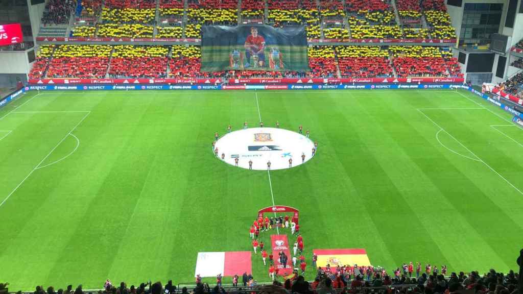 Tifo homenaje a Sergio Ramos con la selección española