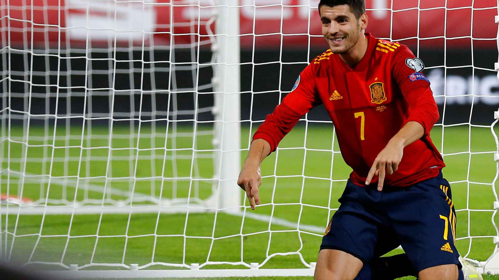 Álvaro Morata celebra su gol con la selección española ante Malta