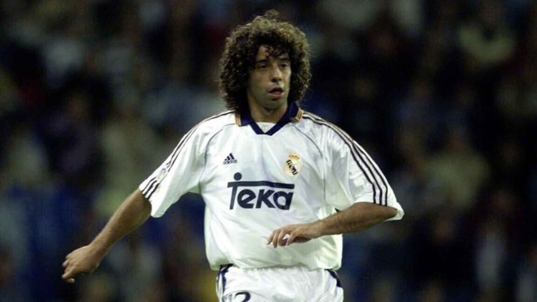 Iván Campo, en un partido del Real Madrid