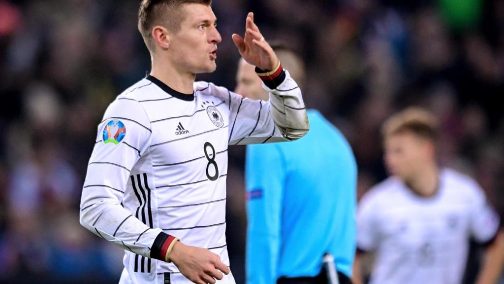 Toni Kroos celebra un gol con Alemania