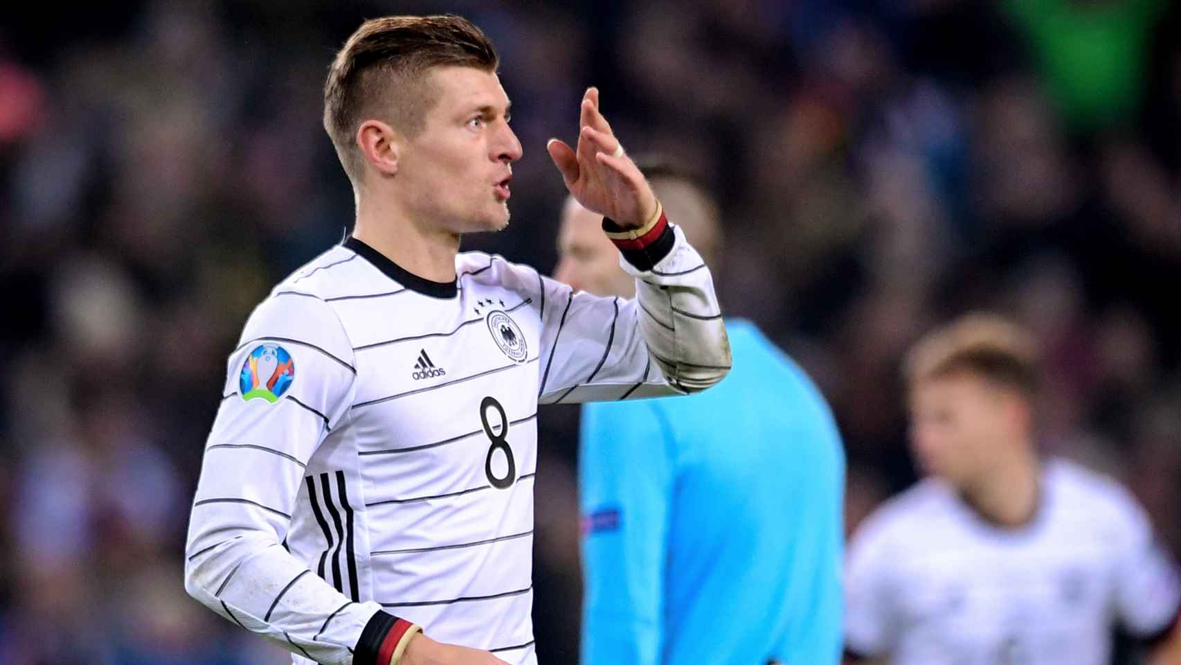 Toni Kroos celebra un gol con Alemania