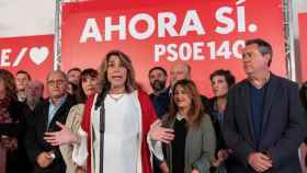 Susana Díaz, tras las elecciones generales del 10 de noviembre, en Sevilla con miembros de su Ejecutiva.