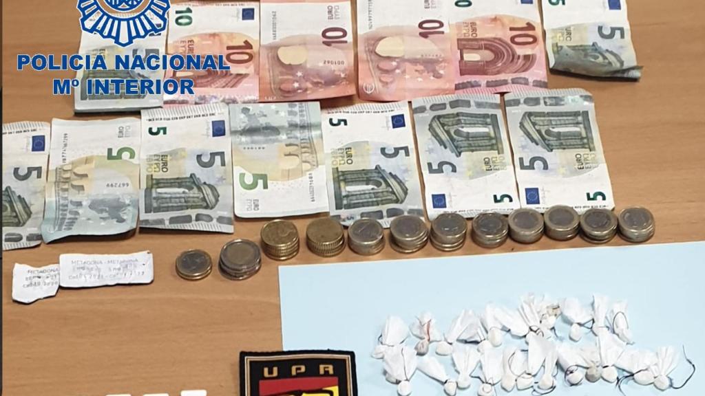 La Policía de Sanlúcar de Barrameda detuvo a la mujer, que fue sorprendida mientras vendía la droga.