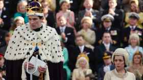 La investidura del príncipe de Gales en 'The Crown' (Netflix)