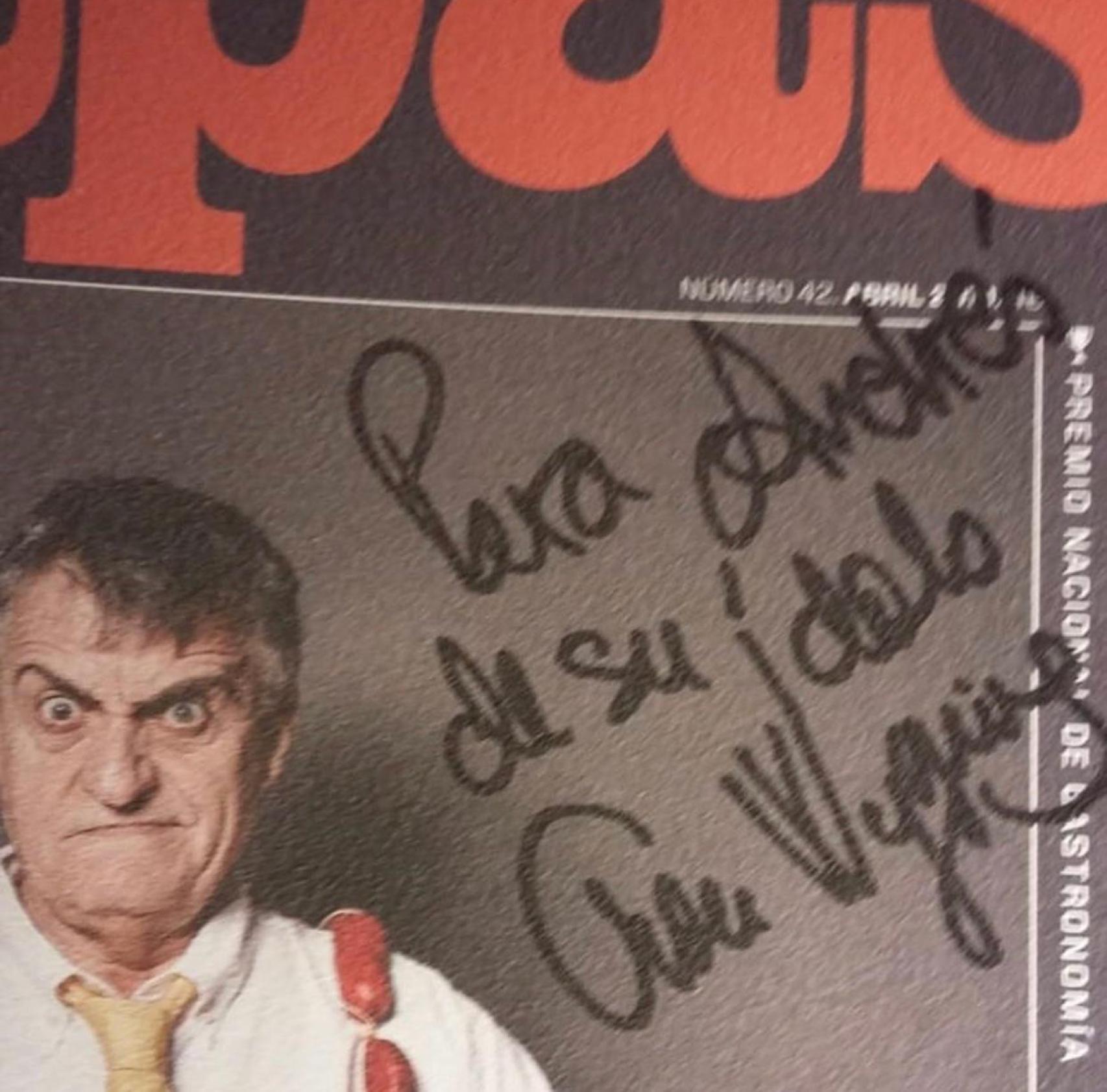 Portada dedicada de la revista 'TAPAS' en la que Chechu se bautiza ídolo del cronista.