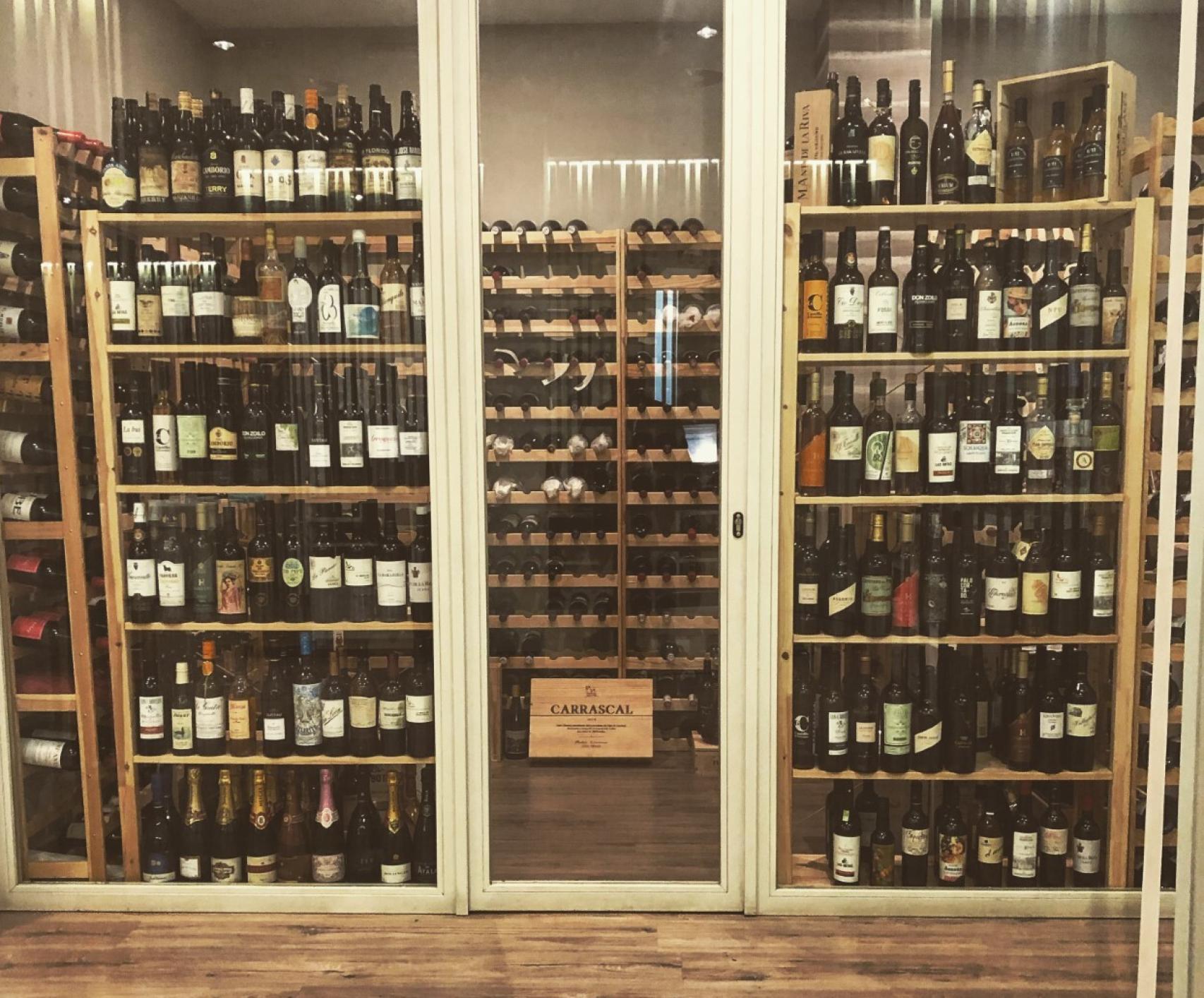 La bodega de Mantúa está protagonizada por el Marco de Jerez.