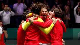 El equipo español celebrando la victoria en la Copa Davis.