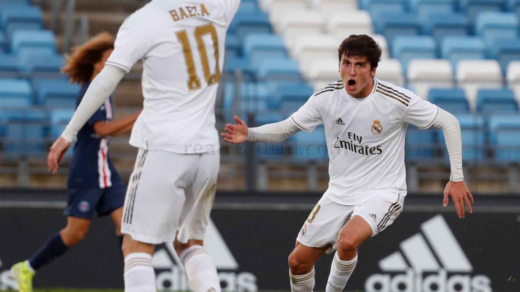 Miguel Baeza celebra un gol en la Youth League