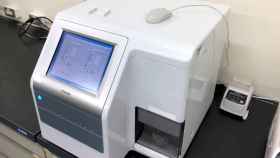Esta máquina puede detectar hasta 13 tipos de cáncer con una simple gota de sangre