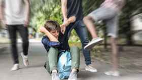 Adolescente sufriendo acoso escolar o 'bullying'