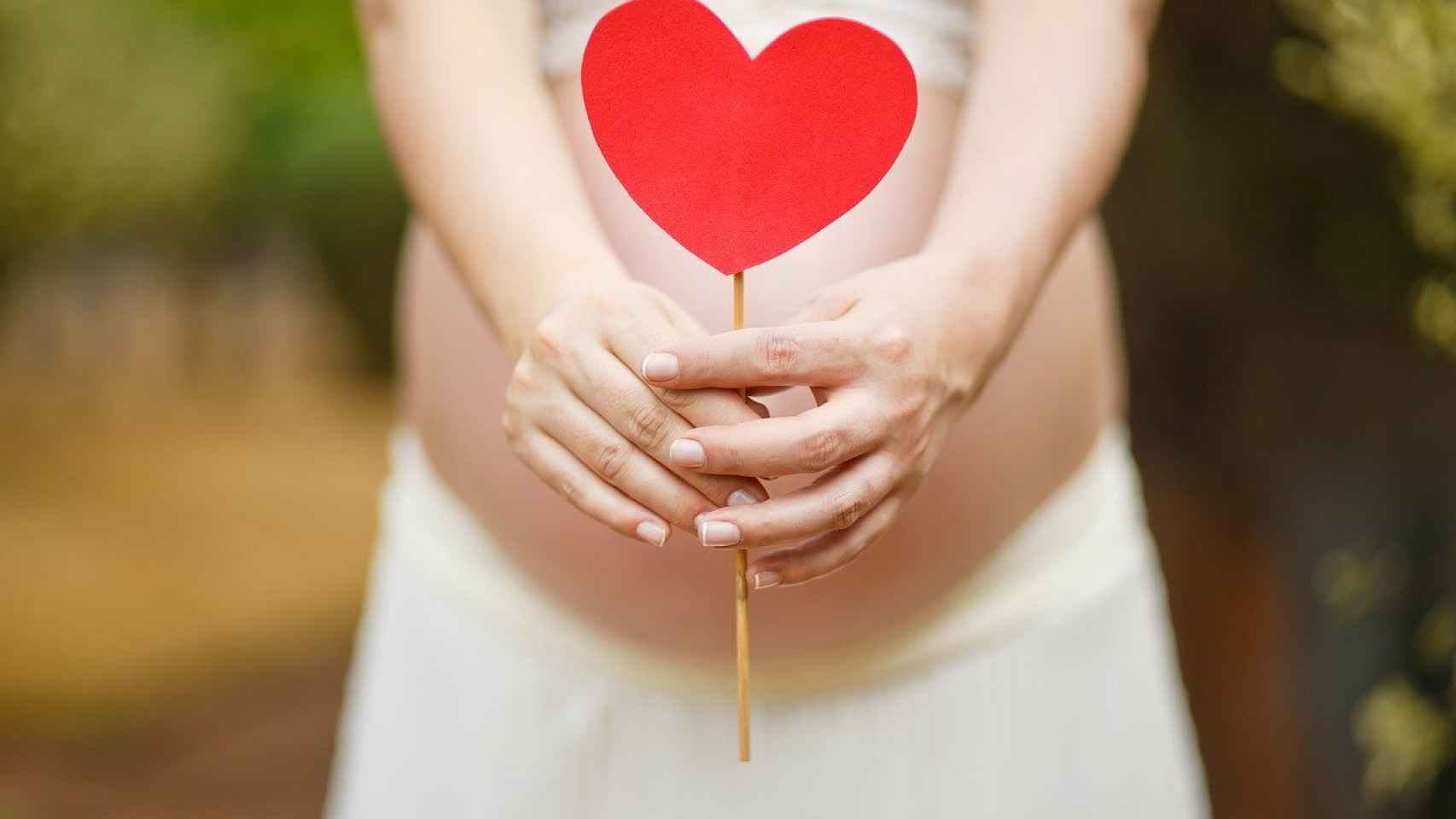 15 semanas de embarazo: ¡se puede chupar el dedito!