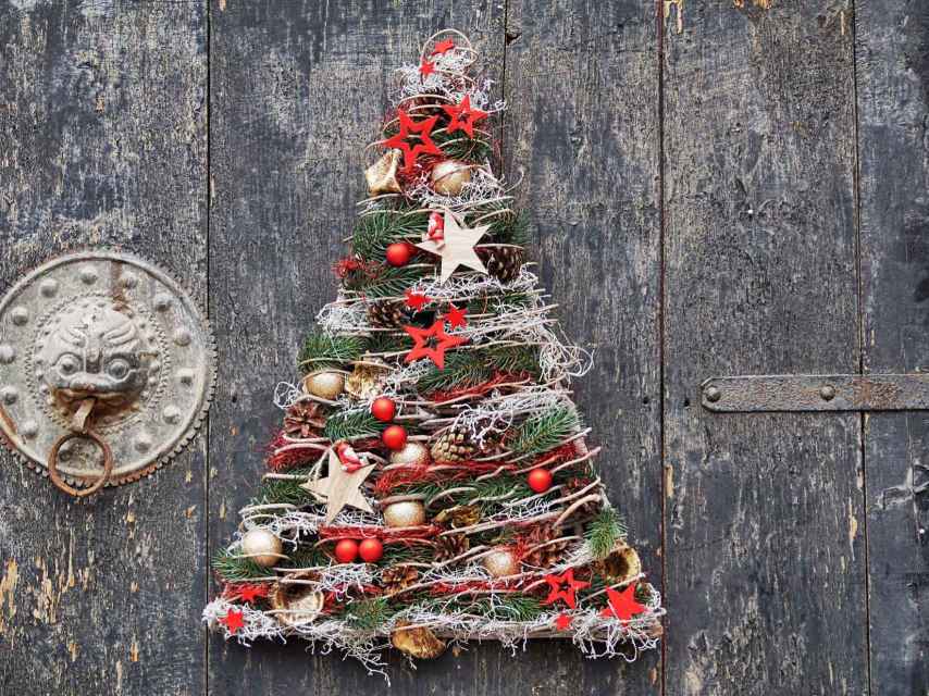 Cómo hacer un árbol de Navidad reciclado