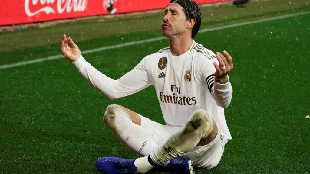 Sergio Ramos celebra su gol al Alavés