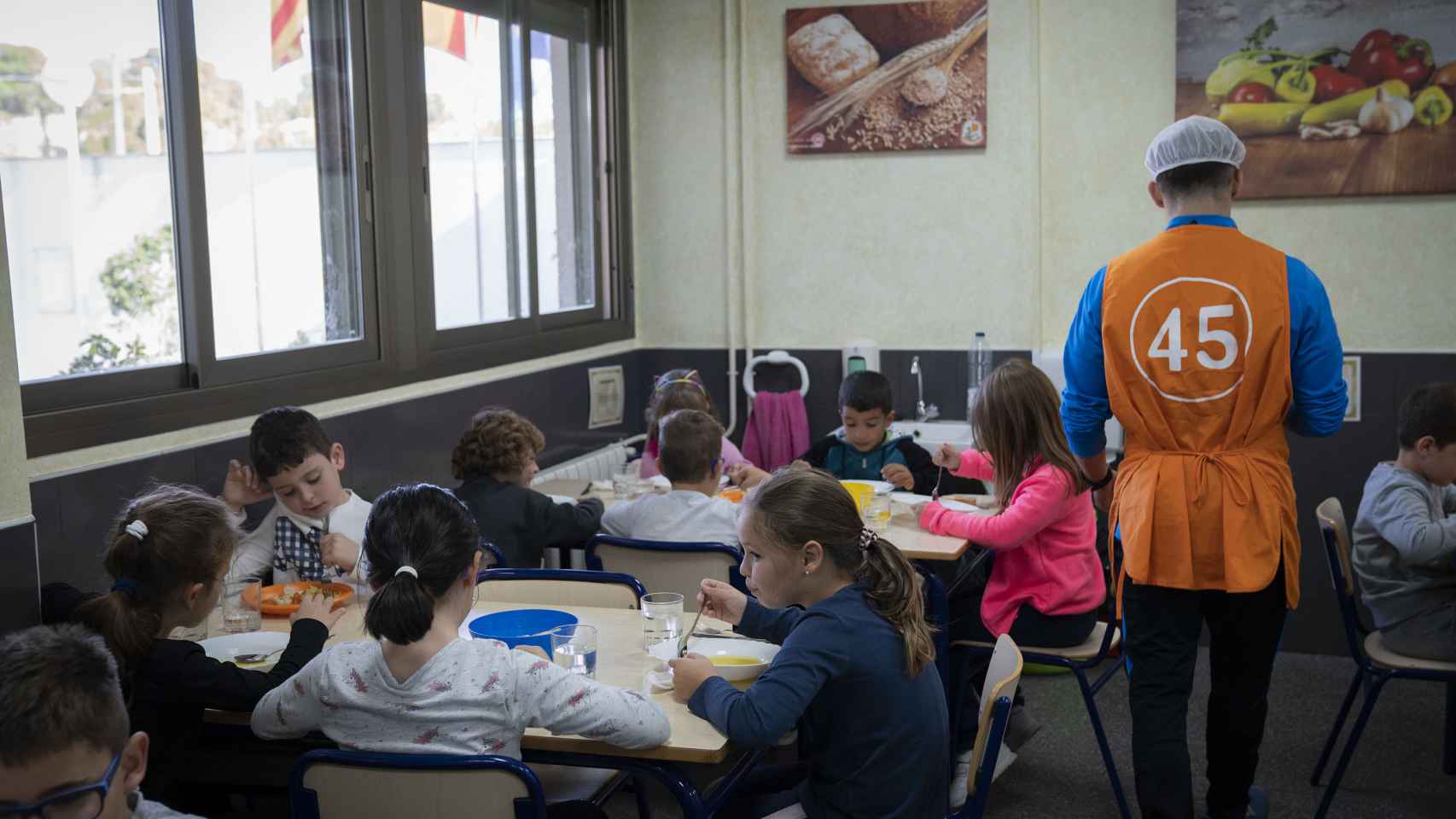 El Colegio Manuel Hurchillo da de comer a más de 140 niños.