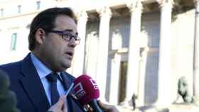 Paco Núñez, este martes en Madrid a las puertas del Congreso de los Diputados