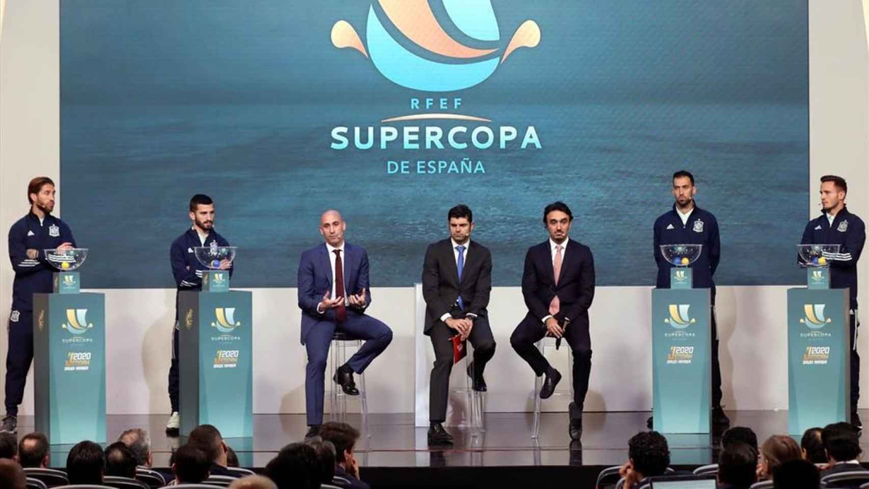 La hipocresía de Movistar: se da de baja de 'GH VIP', pero emitirá la Supercopa