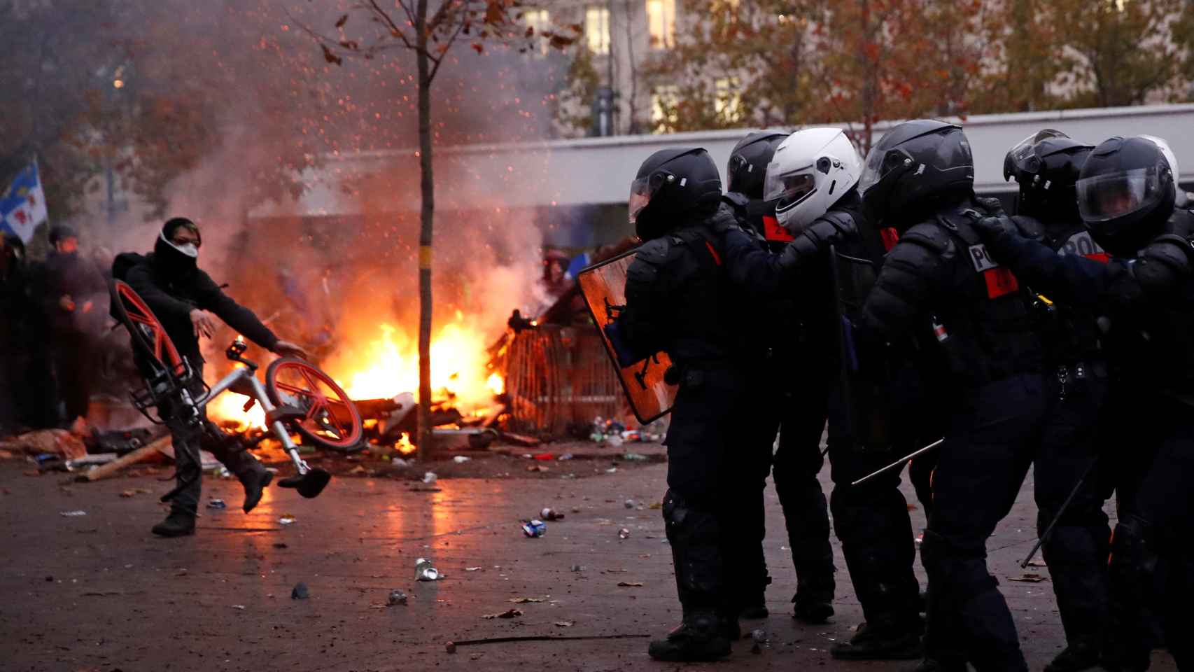 Más de 6.000 agentes han sido movilizados en París para controlar los altercados