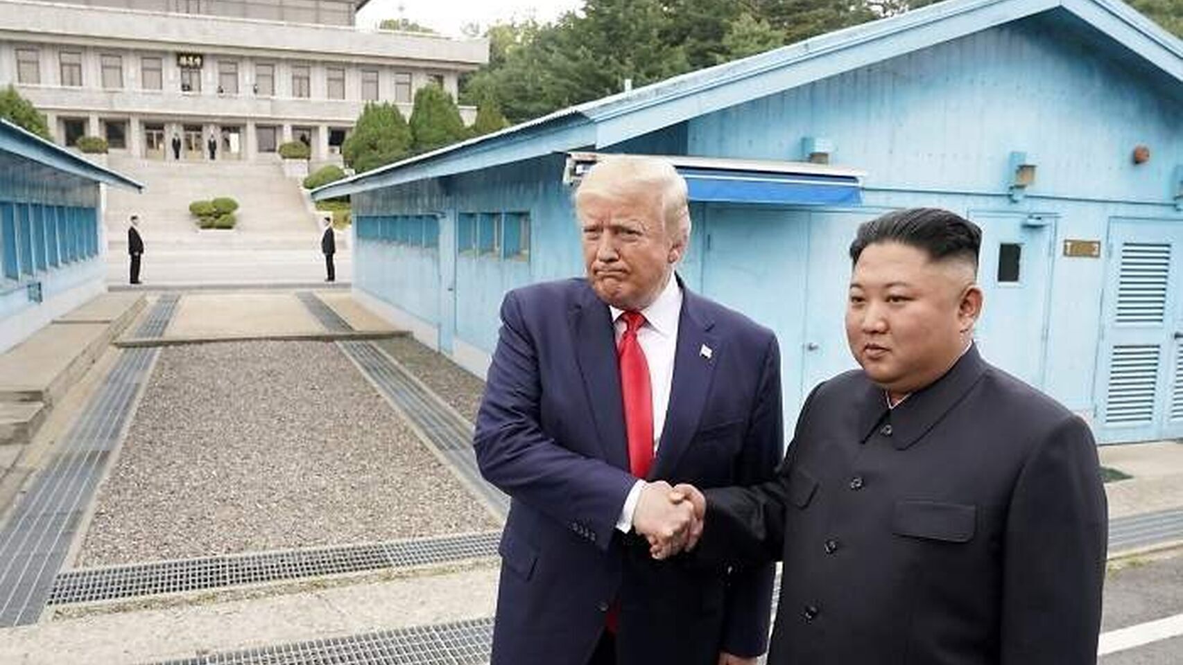 Donald Trump junto a Kim Jong-un.