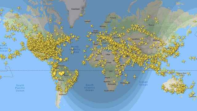 Imagen de todos los aviones que estaban en vuelo en un instante de la primera semana de diciembre.