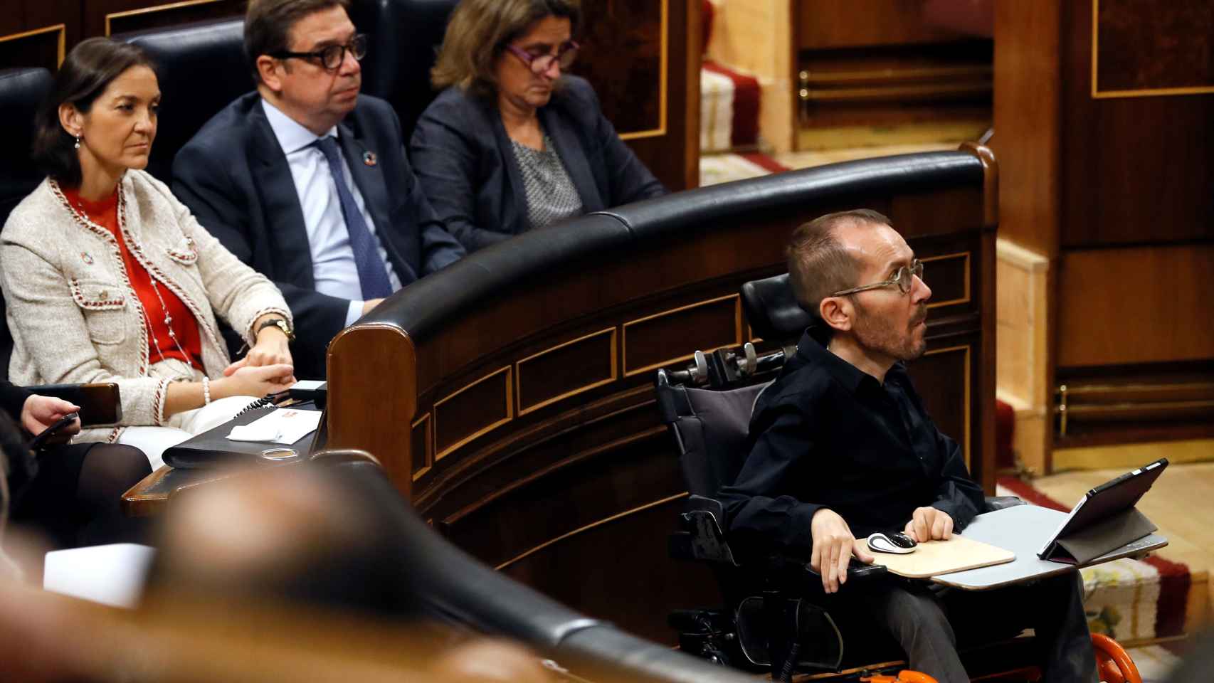 Pablo Echenique y los ministros Reyes Maroto, Luis Planas y Teresa Ribera en la sesión de apertura de la XIV Legislatura.