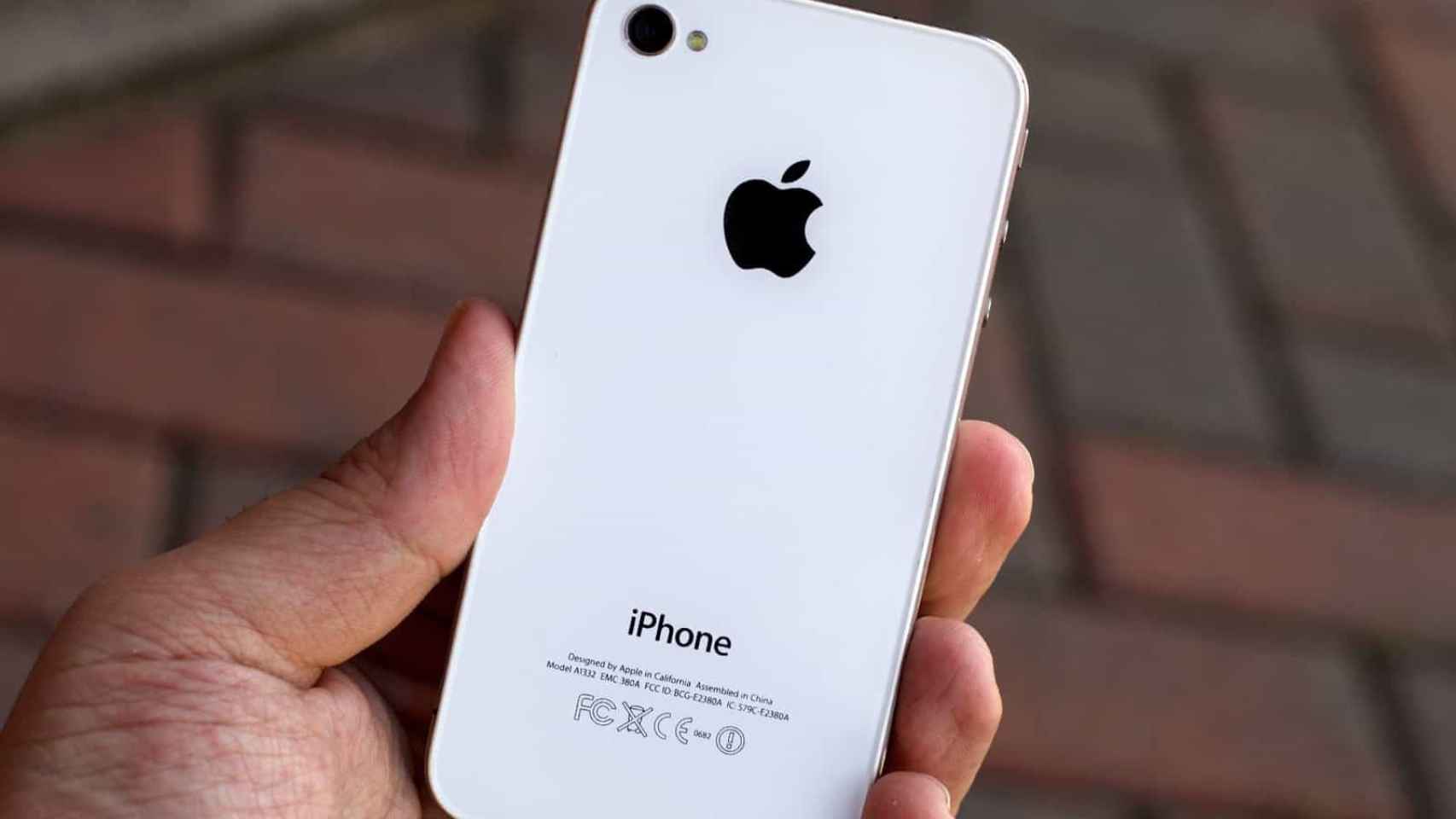 Asalto Complaciente Etna Apple planeaba un iPhone 'nano', más pequeño que el iPhone 4 (y más barato)