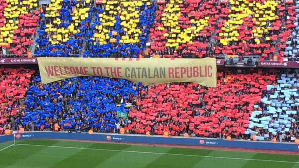 Pancarta independentista en el Camp Nou