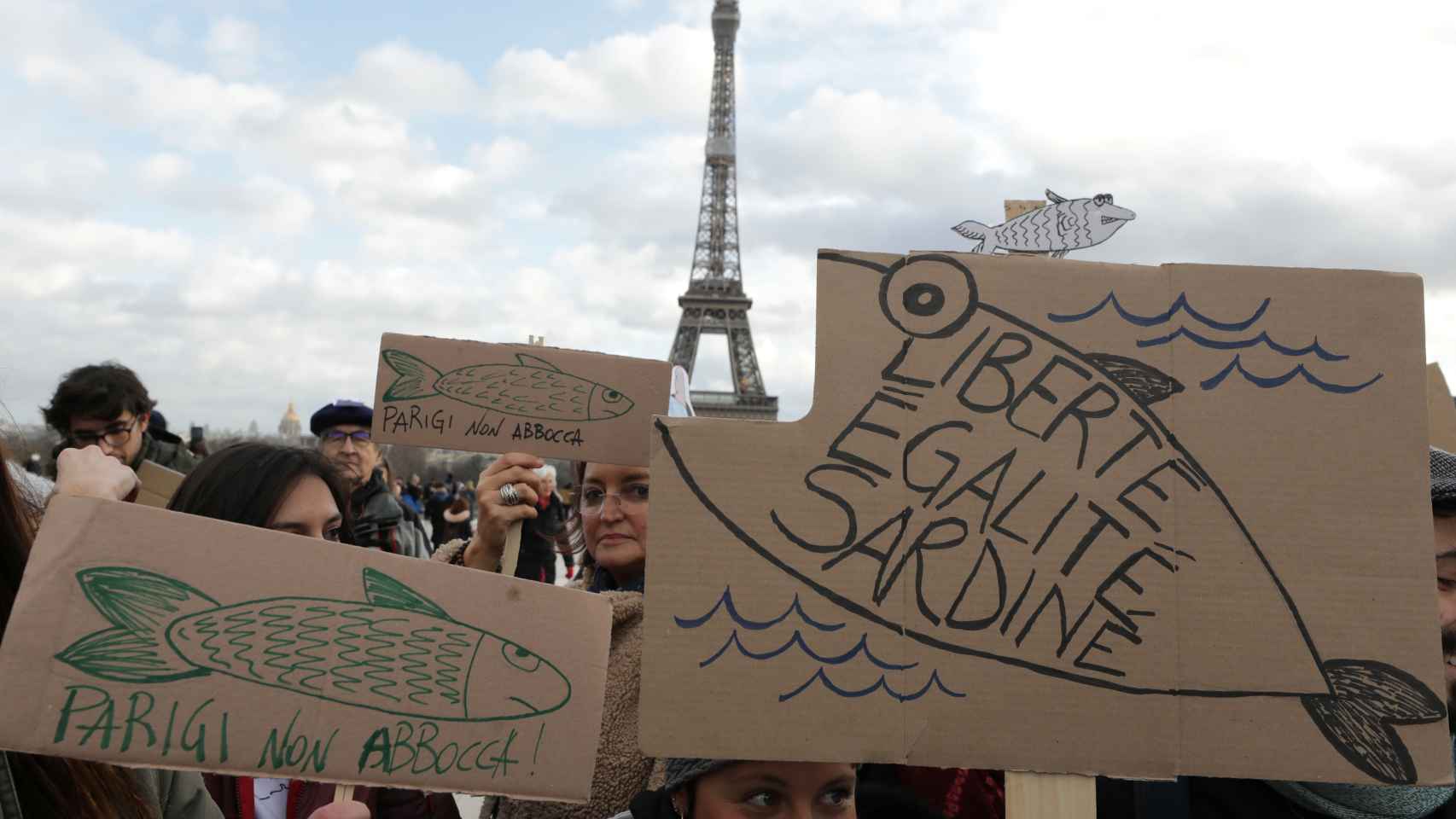 Las protestas no solo se han llevado a cabo en Italia, también se han extendido a otras ciudades como París.