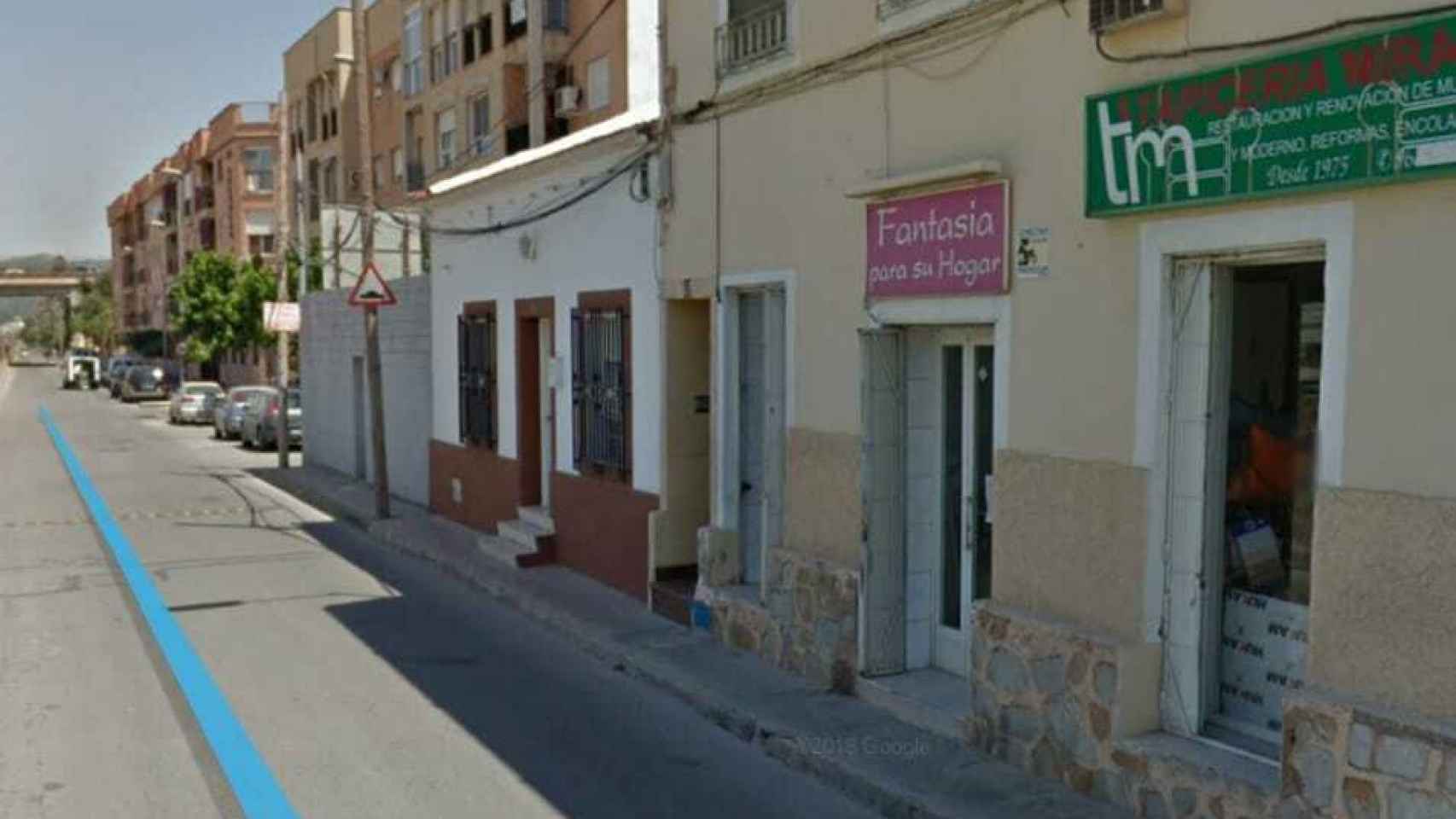 En los alrededores de una tapicería  de la calle Orilla de la Vía del Barrio de Santiago el Mayor en Murcia fue abandonado a su suerte el niño tras perder el conocimiento por la borrachera.